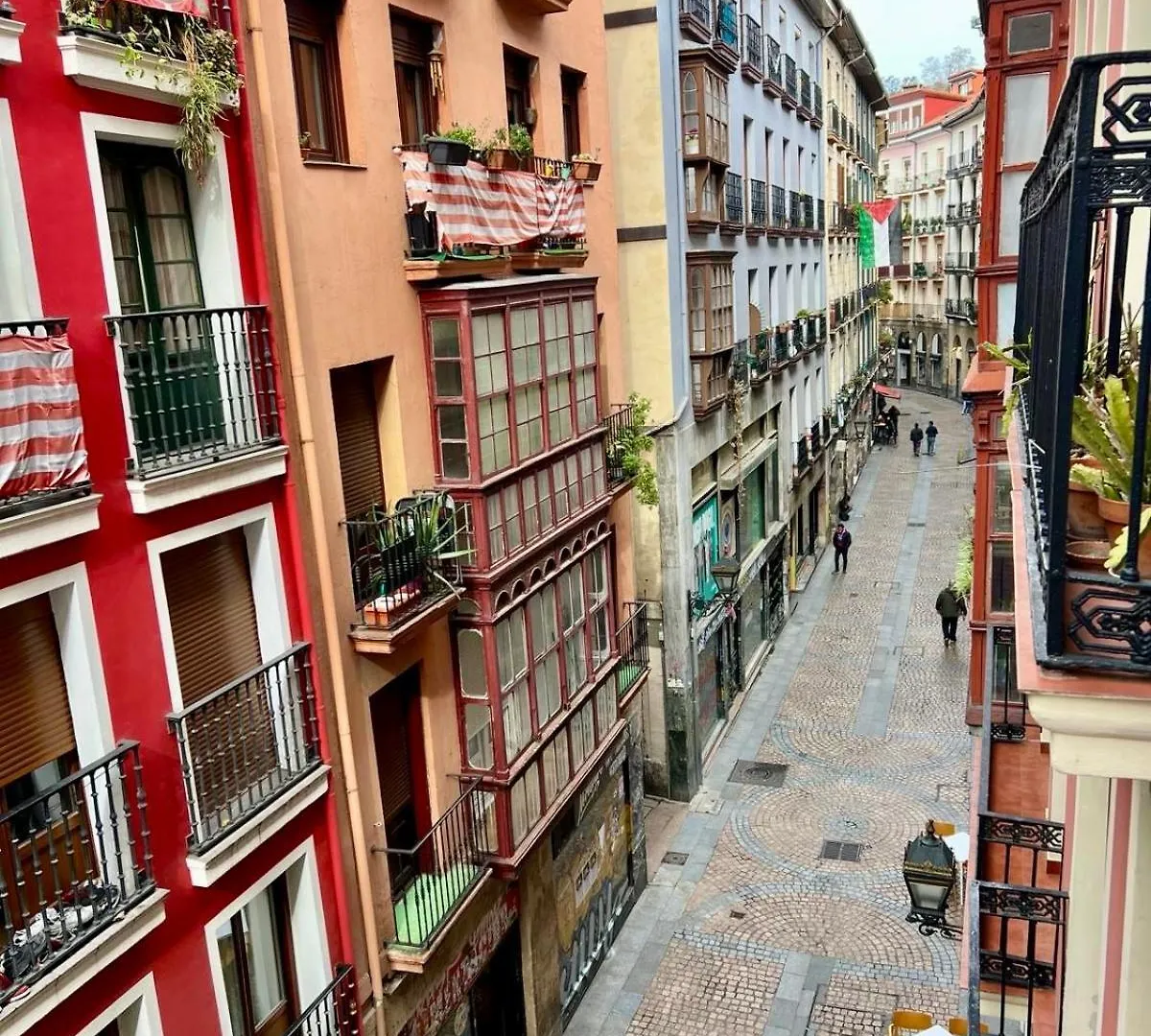 Casual Serantes Bilbao Spain